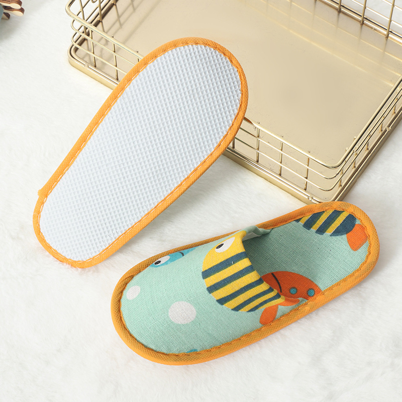 1Pair Disposable Cartoon Child - Kids Indoor Outdoor Slippers recension och pris